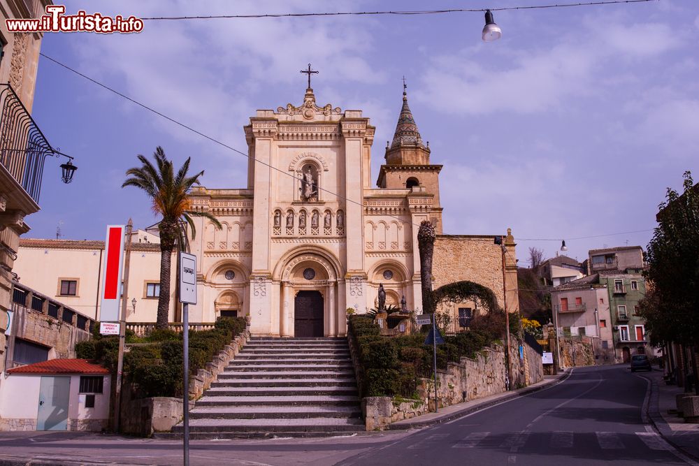 Immagine La Reale Abbazia di San Filippo d'Agira anche chiamata Chiesa di Santa Maria Latina ad Agira in Sicilia.