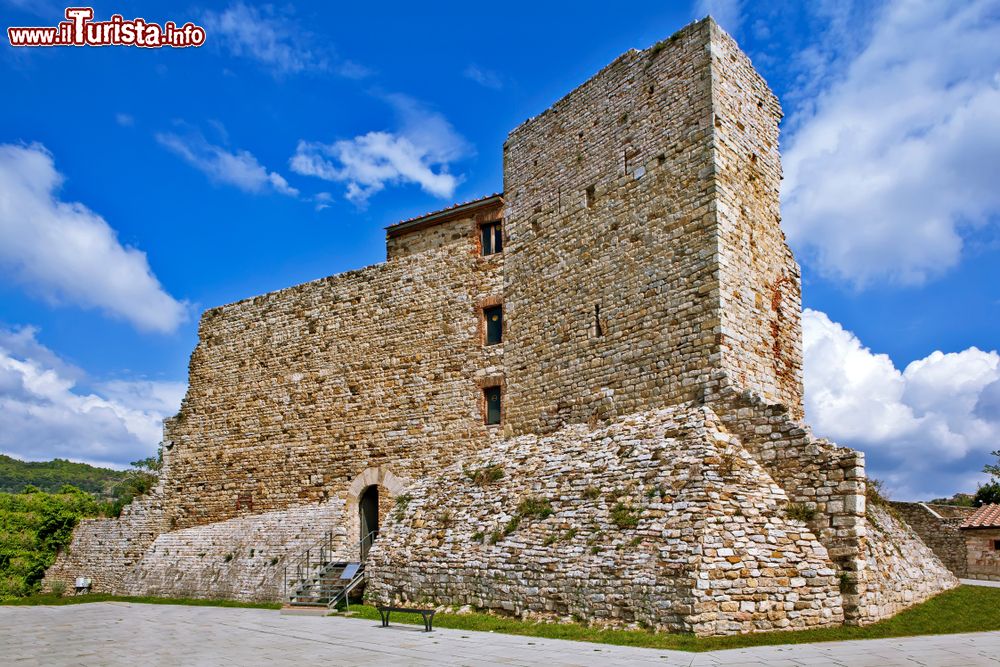 Immagine La Rocca Aldobrandesca di Suvereto, Toscana: siamo nella provincia di Livorno