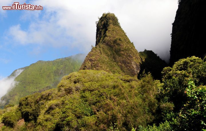 Immagine La roccia vulcanica chiamata Iao Needle, siamo a Maui sulle Isole Hawaii