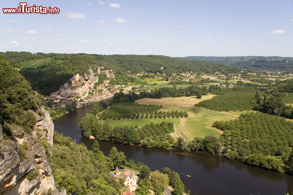 Immagine La Roque Gageac e l'ansa del fiume Dordogna in Aquitania