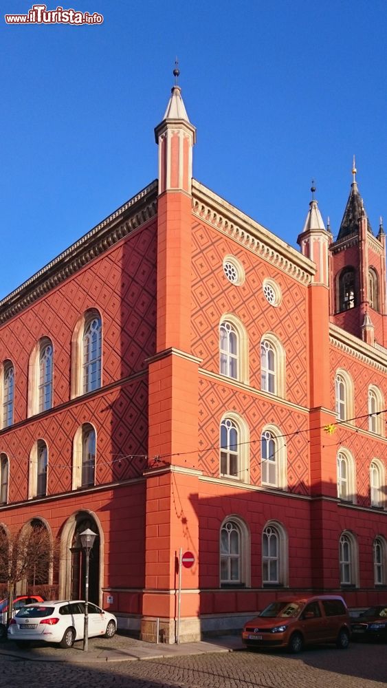 Immagine La Rotes Rathaus, il Municipio di  Kamenz in Sassonia - © UllrichG / Shutterstock