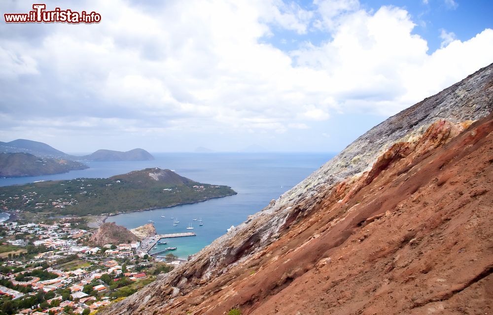 Immagine La salita al Gran Cratere d Vulcano, isole Eolie