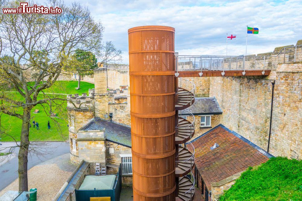 Immagine La scala a chiocciola che conduce ai bastioni del castello di Lincoln, Inghilterra.