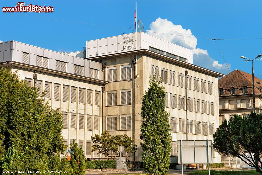 Immagine La sede centrale della Nestlé a Vevey, Svizzera. Proprio in questo moderno centro regionale si trova la sede della famosa azienda Nestlé, gruppo alimentare di fama mondiale - © Roman Babakin / Shutterstock.com