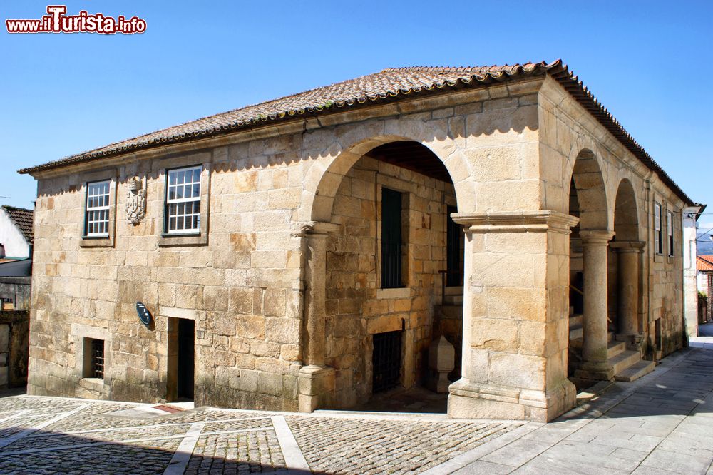 Immagine La sede del museo del "vinho Alvarinho" nel centro storico del borgo di Melgaco, Portogallo.