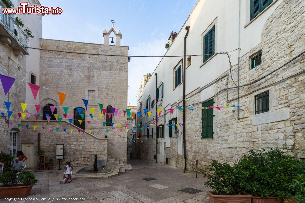 Immagine La Sinagoga medievale Scolanova si trova nel centro storico di Trani in Puglia - © Francesco Bonino / Shutterstock.com