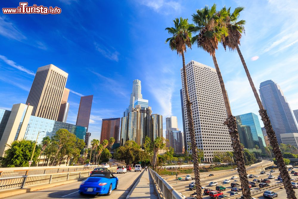 Immagine La skyline di Downtown Los Angeles  il centro commerciale della Città degli Angeli in California