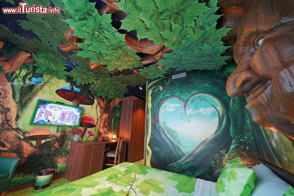 Immagine La spettacolare camera della Foresta Incantata al Gardaland Magic Hotel