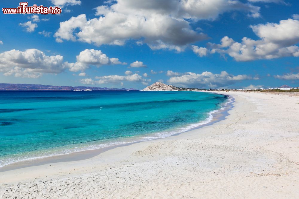 Immagine La spiaggia deserta di Sahara beach, isola di Naxos in Grecia, arcipelago delle Cicladi