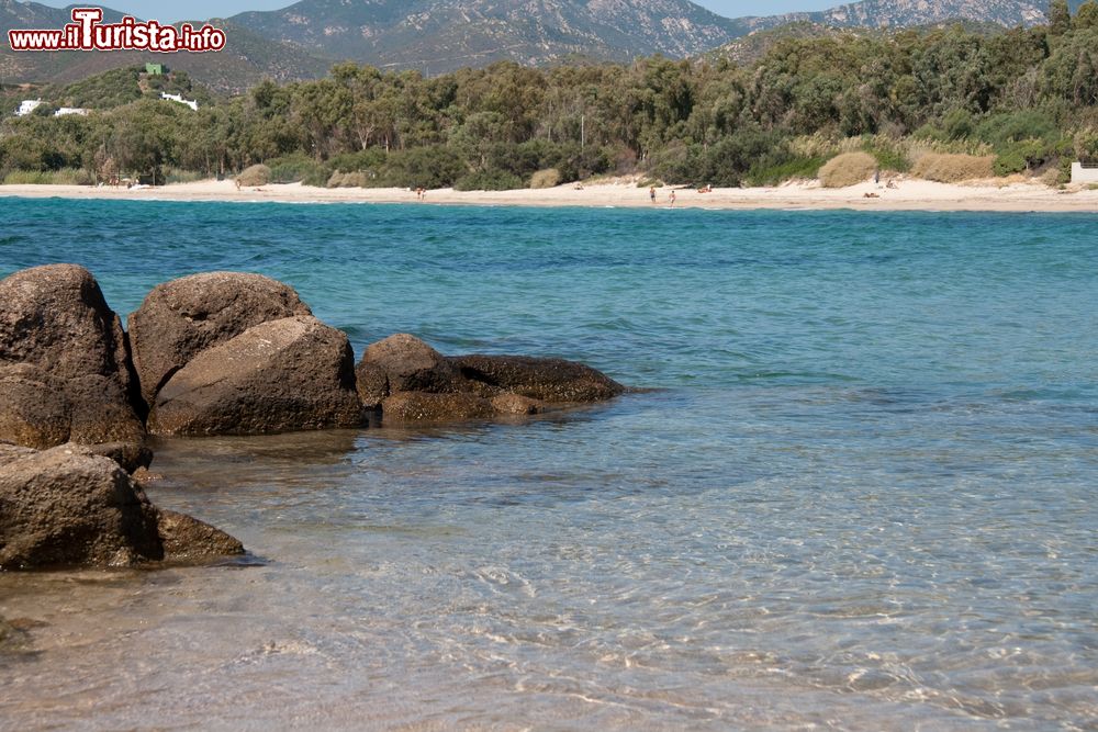 Immagine La spiaggia di Cala Serena si trova non distante da Geremeas, nel sud della Sardegna