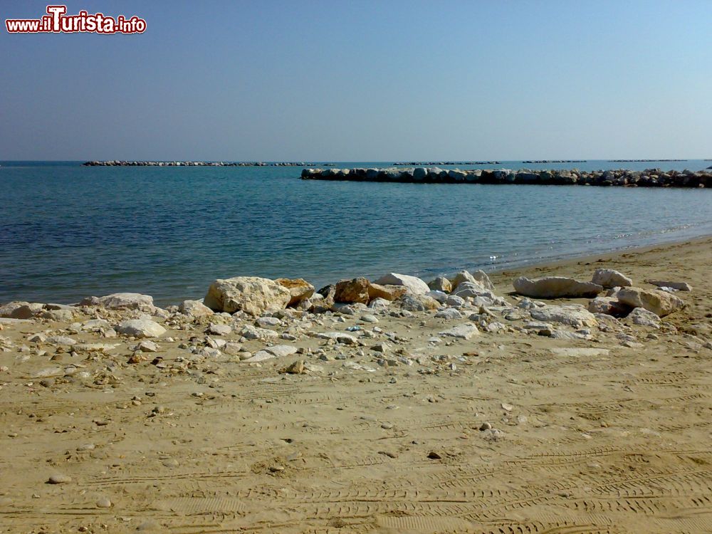 Immagine La spiaggia di Campomarino di Termoli, in Molise - © Raimondo Perrina, CC BY-SA 3.0, Wikipedia