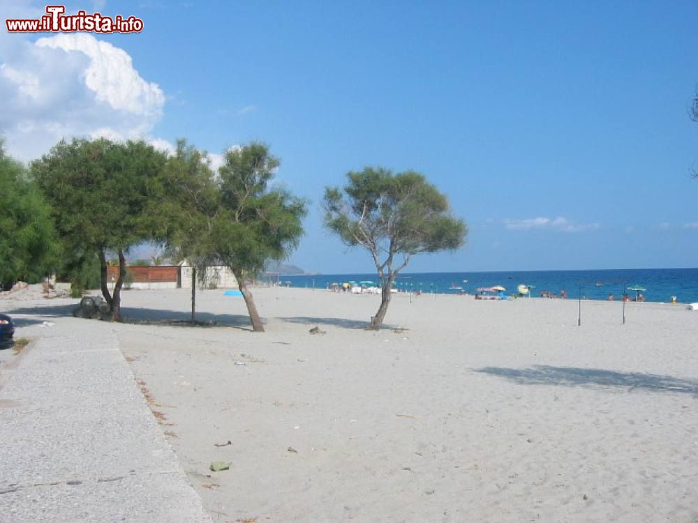 Immagine La spiaggia di Condofuri Marina in Calabria - ©  CC BY-SA 3.0, Wikipedia