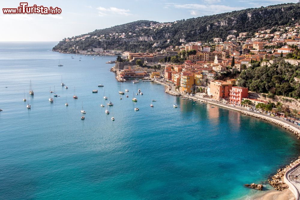 Immagine La spiaggia di Eze-sur-Mer in Costa Azzurra, sud della Francia.