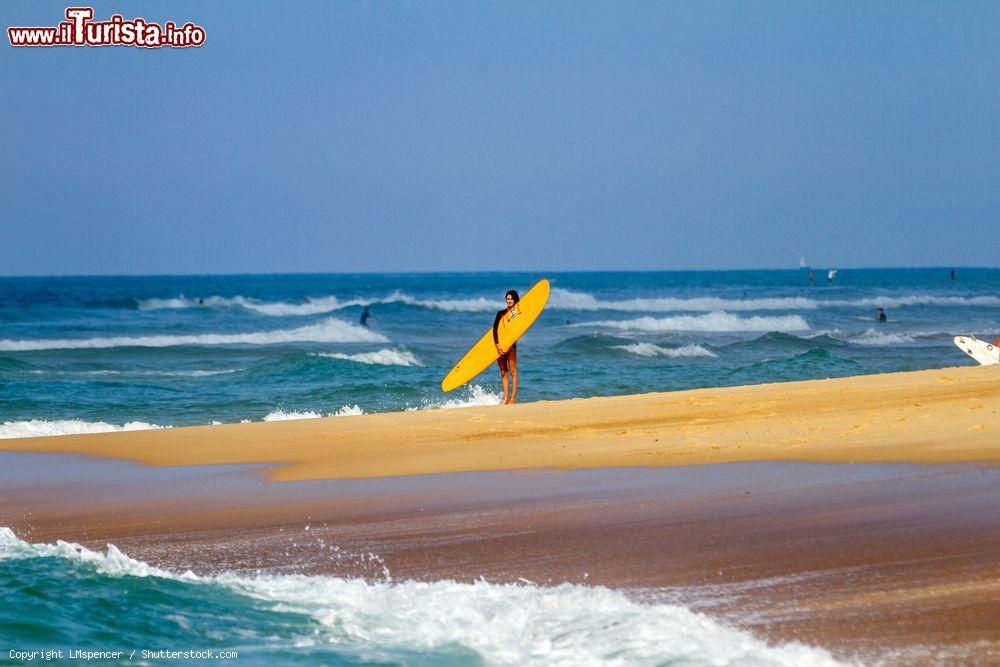 Immagine La spiaggia di Hossegor si trova non distante da Biarritz, molto amata dai surfisti (Francia) - © LMspencer / Shutterstock.com