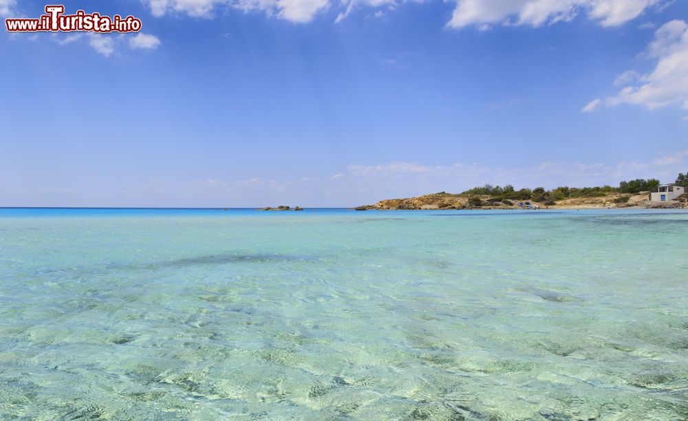 Immagine La spiaggia di Marina di Pulsano, Taranto, Puglia. Il territorio è bagnato dal Mar Ionio e si affaccia sul Golfo di Taranto con una costa di circa 7,5 km.