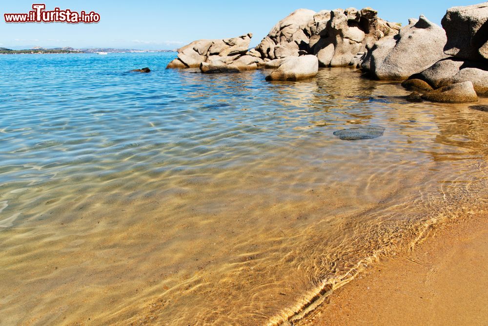Immagine La spiaggia di Porto Corallo nella zona di Cala Ginepro ad Orosei, Sardegna