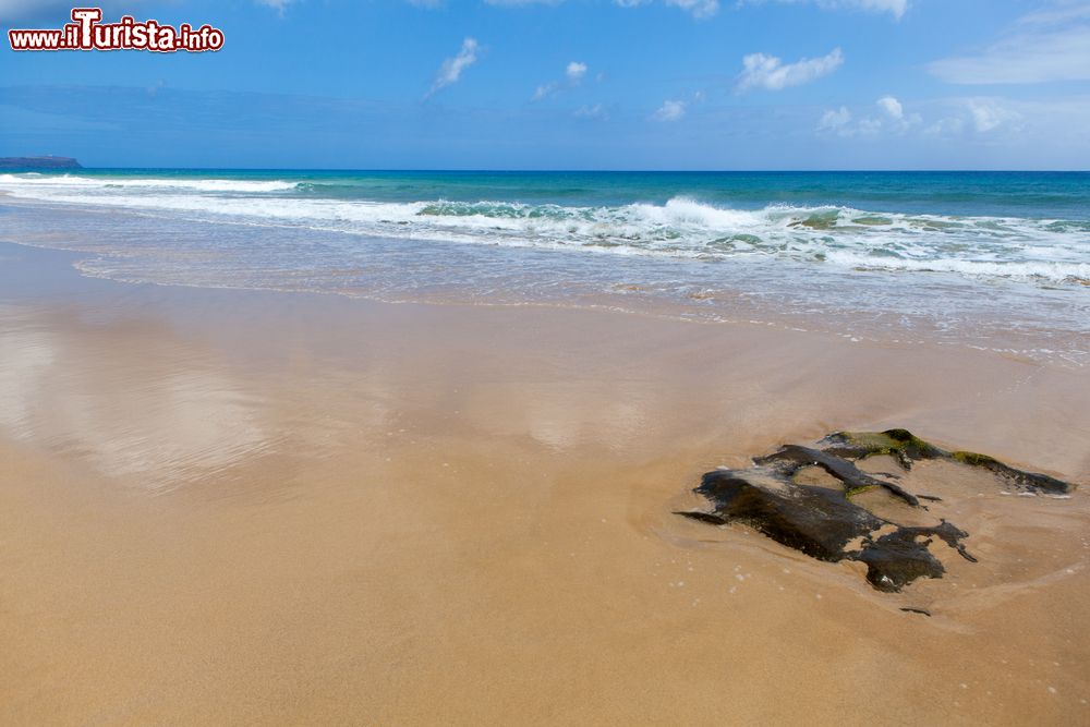 Immagine La spiaggia di Porto Santo (Arcipelago di amdeira) è considerata tra le 10 spiagge sabbiose più belle d'Europa.