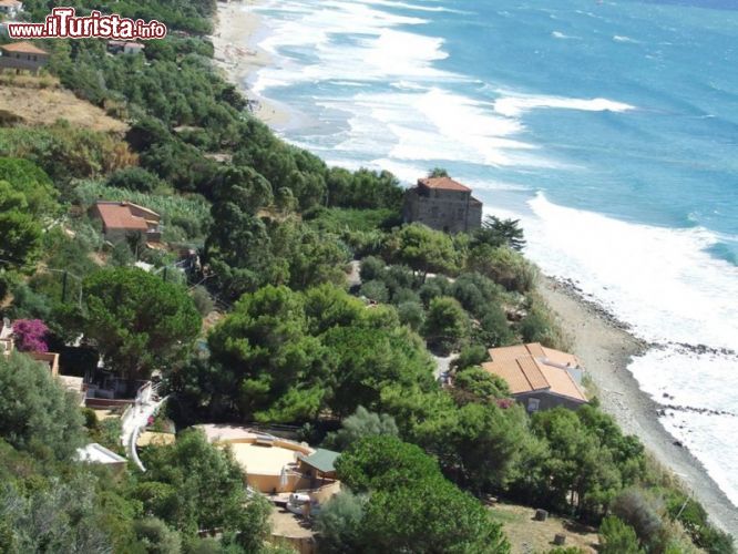 Immagine La spiaggia di San Mauro Cilento in Campania, è stata insignita della Bandiera Blu 2016  - ©  www.sanmaurocilento.gov.it