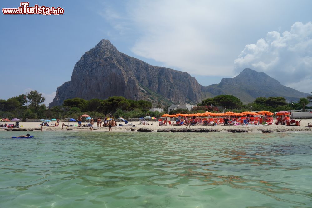 Immagine La spiaggia di San Vito lo Capo e il Monte Monaco di sfondo (Sicilia).