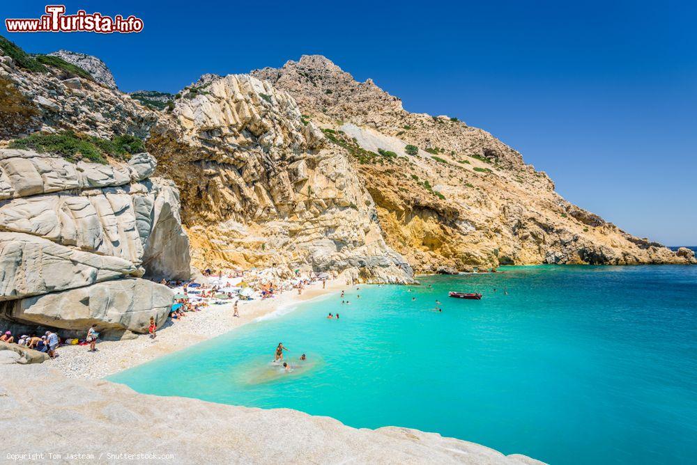 Immagine La spiaggia di Seychelles Beach a Ikaria, Isole Sporadi, Grecia  - © Tom Jastram / Shutterstock.com