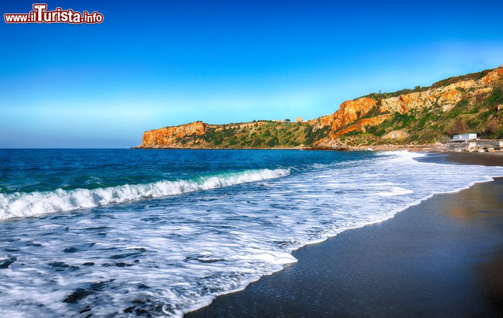 Immagine La spiaggia di Torre Conca  a capo Rais Gerbi: siamo nel territorio di Pollina, mar Tirreno, Sicilia