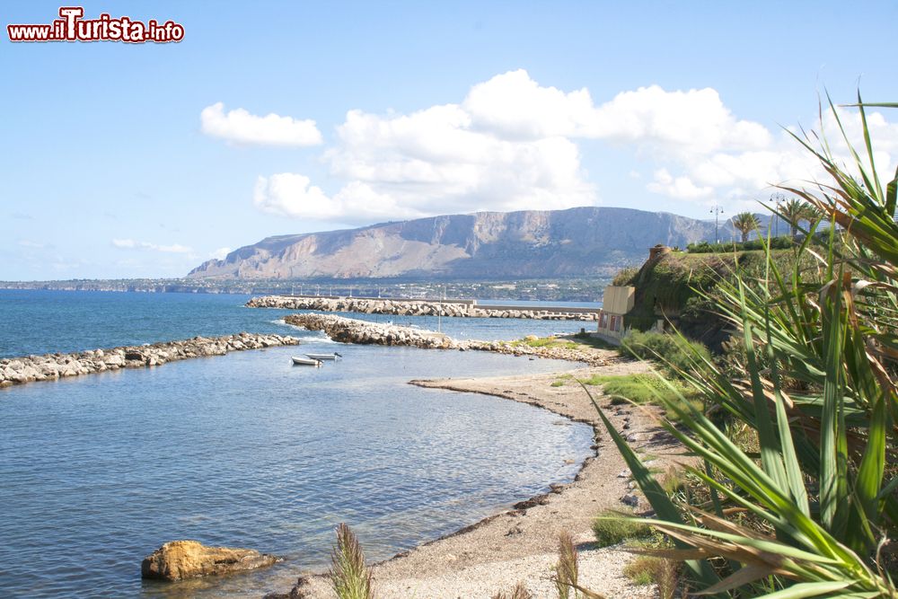 Immagine La spiaggia di Trappeto in Sicilia
