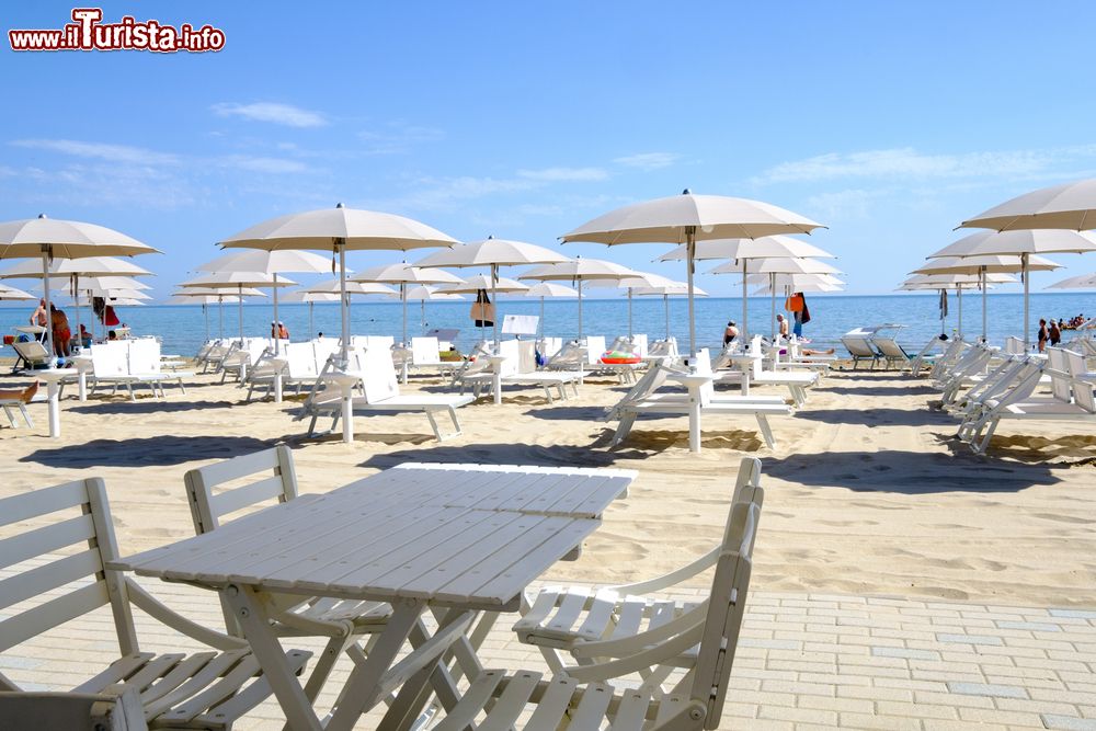 Immagine La spiaggia di velluto di Senigallia, costa delle Marche