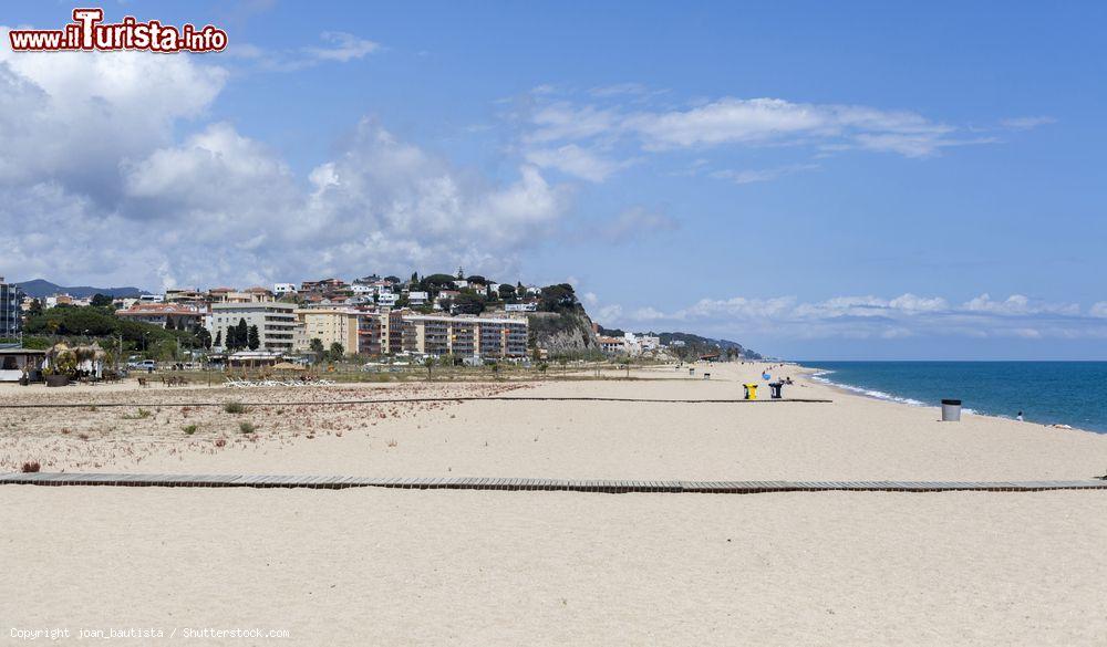 Immagine La spiaggia fra i villaggi di Arenys de Mar e Canet de Mar, Maresme, Spagna - © joan_bautista / Shutterstock.com