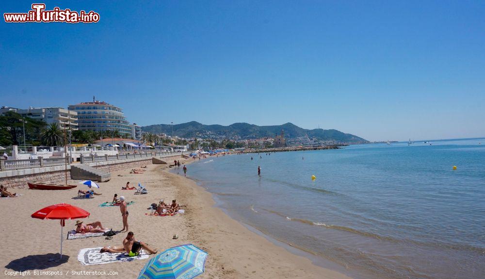 Immagine La spiaggia Gay di Sitges in Catalogna, costa orientale della Spagna - © BlindSpots / Shutterstock.com