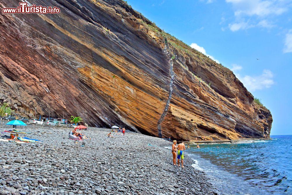 Immagine La spiaggia rocciosa di Ponta do Garajau a Madeira - © Jurek Adamski  / Shutterstock.com