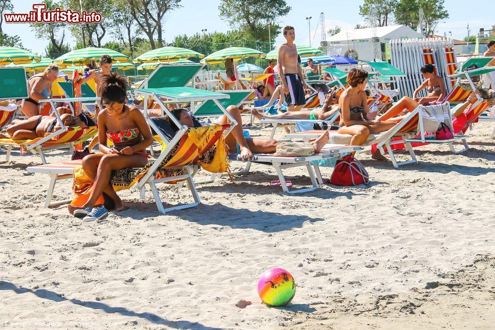 Immagine La spiaggia sabbiosa di Bellaria Igea Marina, Emilia-Romagna - © Nick_Nick / Shutterstock.com