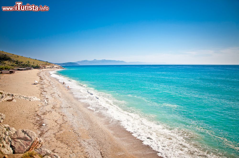 Immagine La spiaggia sabbiosa di Lukove nel sud dell'Albania