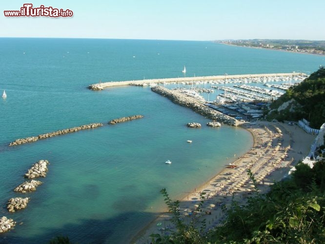 Immagine La spiaggiola, la spiaggia di Numana alta a nord del porto