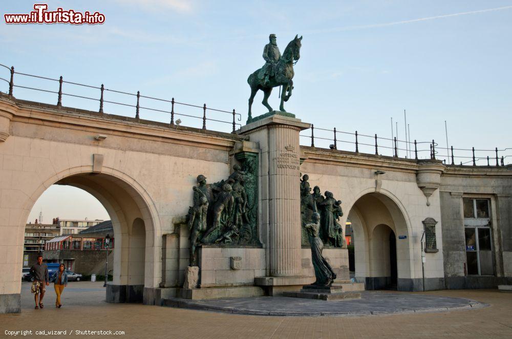 Immagine La statua equestre di re Leopoldo II° a Ostenda, Belgio. Principe del belgio e duca di Brabante, è stato re dei Belgi dal 10 dicembre 1865 sino alla su morte avvenuta nel 1909 - © cad_wizard / Shutterstock.com