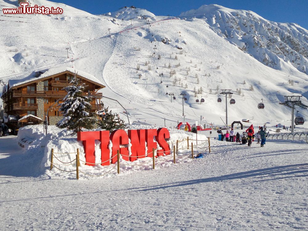 Immagine La stazione sciistica di Tignes, Savoia, in inverno con la neve (Francia).