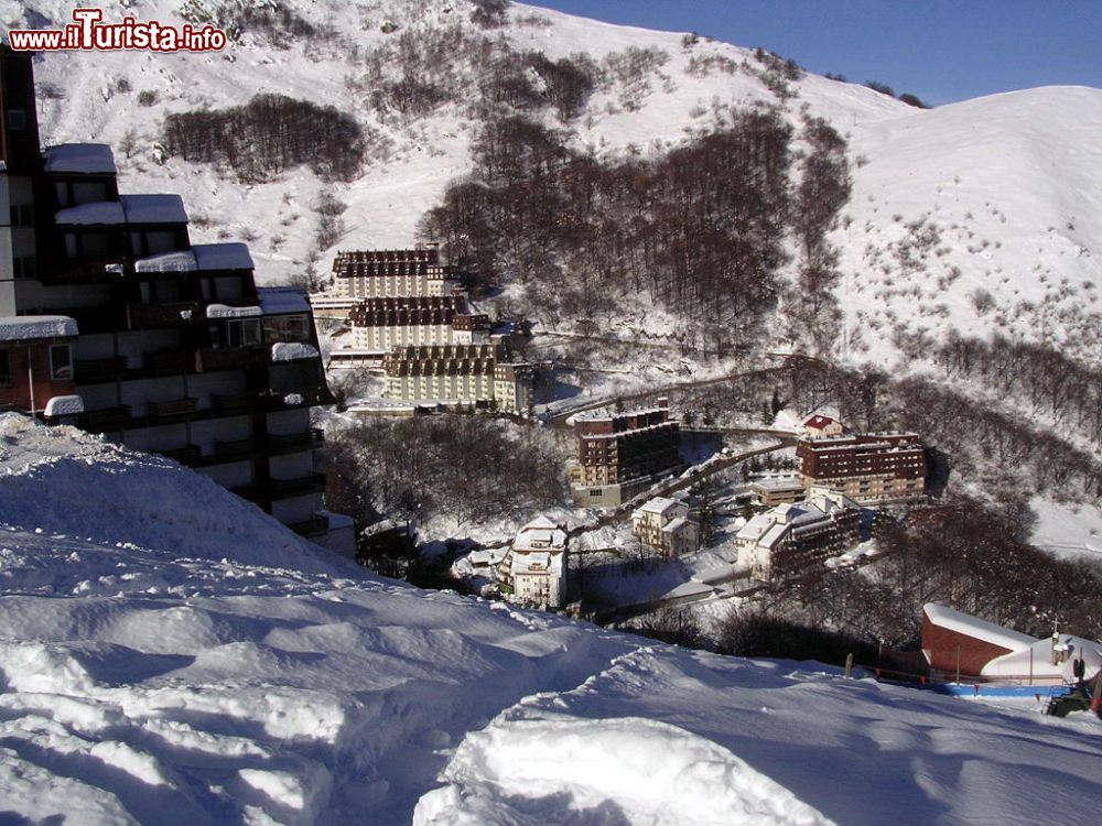 Immagine I resort della stazione scistica di Artesina in Piemonte - © Sextum - CC BY-SA 3.0, Wikipedia