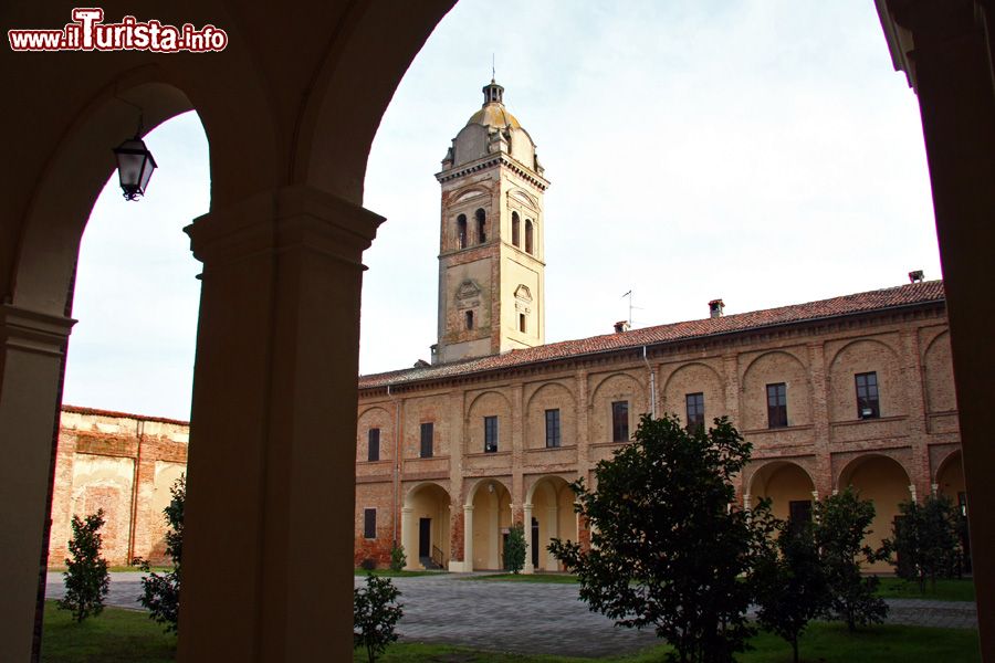 Immagine La storica Abbazia di San Pietro a Breme in Lomellina (Lombardia) - ©  Alessandro Vecchi - CC BY-SA 3.0, Wikipedia