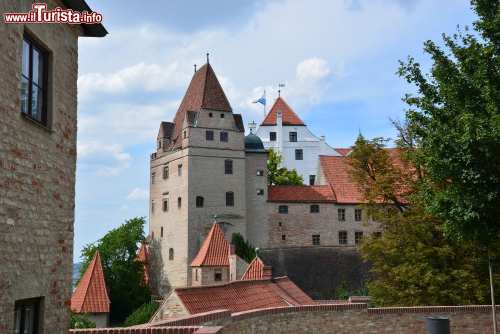 Immagine La storica fortezza Trausnitz nel borgo di Landshut, Baviera, Germania. Dal 1255 al 1503 il castello fu residenza e sede del governo dei duchi della Bassa Baviera.
