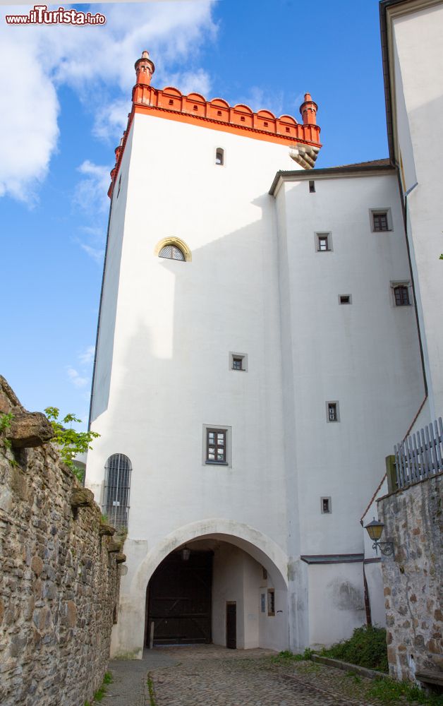 Immagine La storica torre Matteo nella città di Bautzen, Sassonia, Germania. E' una delle 17 ancora presenti in questa località millenaria situata su un altipiano roccioso da cui domina con orgoglio il fiume Sprea.