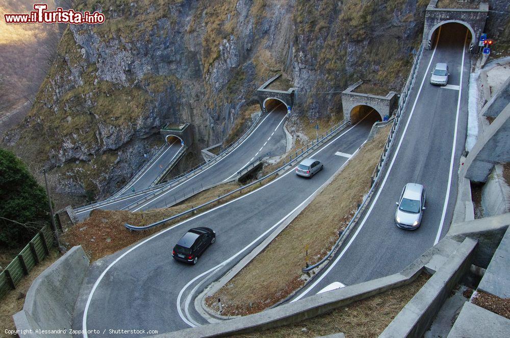 Immagine La strada spettacolare di San Boldo vicino a Cison di Valmarino, Veneto - © Alessandro Zappalorto / Shutterstock.com