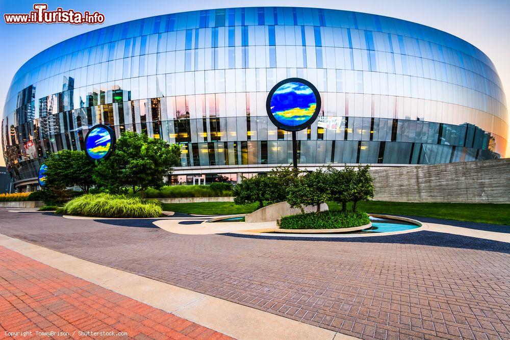 Immagine La struttura dello Sprint Center a Kansas City, Missouri. E' un'arena indoor situata nella part est del Power & Light Distric e ospita fino a 19 mila persone - © TommyBrison / Shutterstock.com