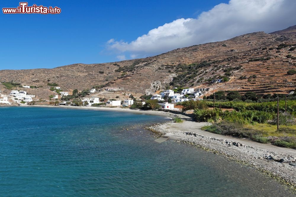 Immagine La suggestiva baia di Gianaki sull'isola di Tino, Grecia.