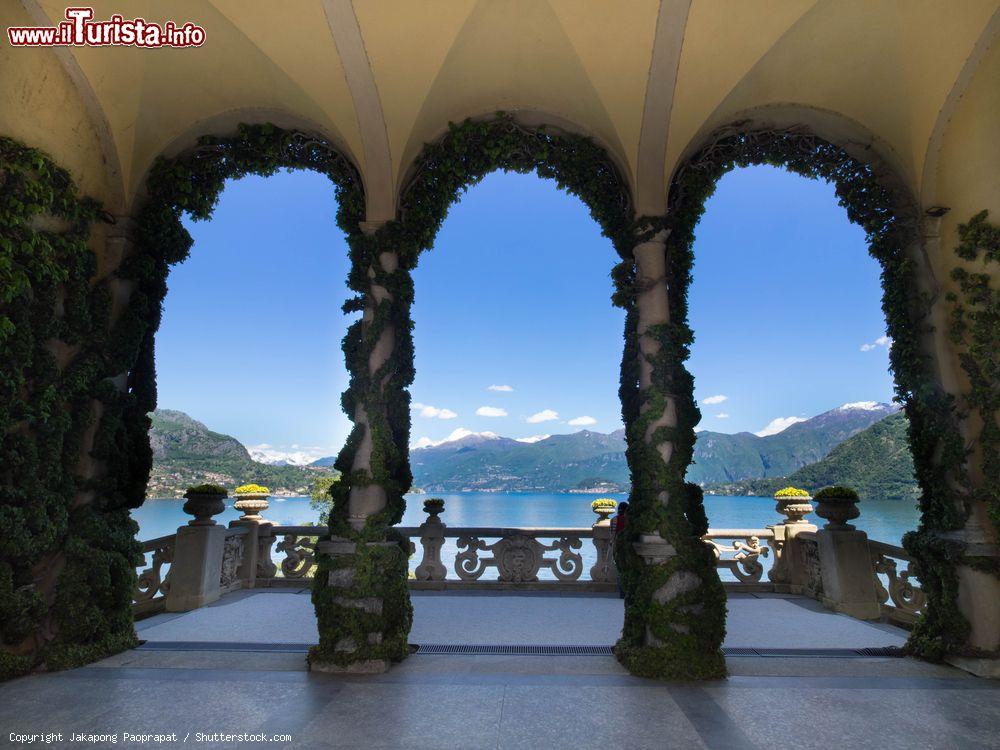 Immagine La terrazza di villa del Balbianello a Lenno, lago di Como, Lombardia. Da qui si gode un panorama mozzafiato sul lago e sui dintorni - © Jakapong Paoprapat / Shutterstock.com