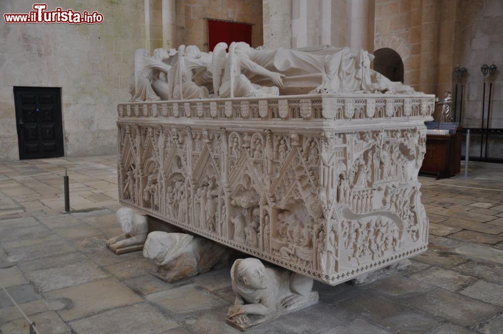 Immagine La tomba di re Pietro si trova all'interno del Monastero di Alcobaca in Portogallo