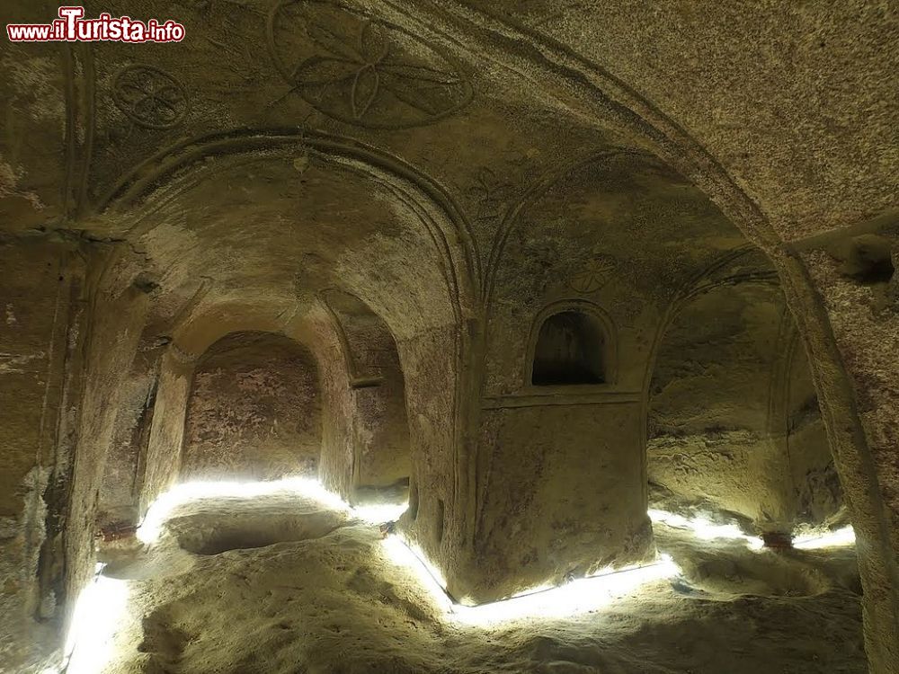 Immagine La Tomba segreta di Piagge, ovvero la Grotta Ipogeo - © Santox, GFDL, Wikipedia