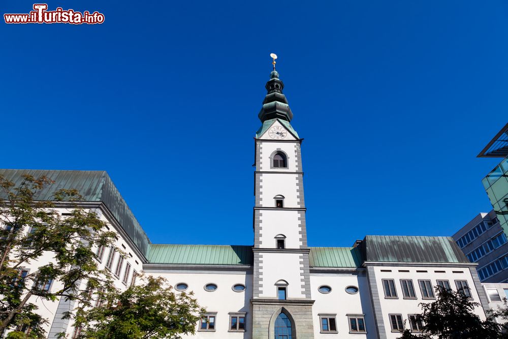 Immagine La torre campanaria della cattedrale di Klagenfurt, Austria.