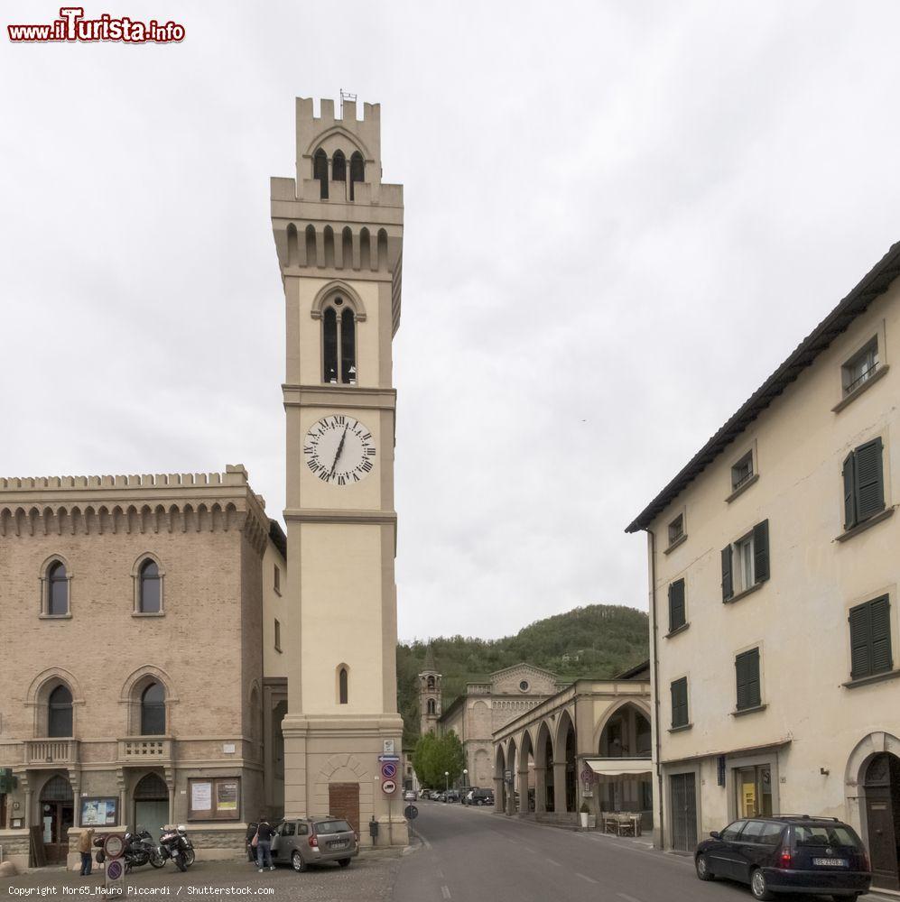 Immagine La Torre Civica del centro storico di Santa Sofia, in Romagna. - © Mor65_Mauro Piccardi / Shutterstock.com