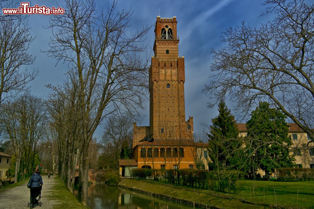 Immagine La Torre della Rocca dei Tempesta a Noale, in Veneto.