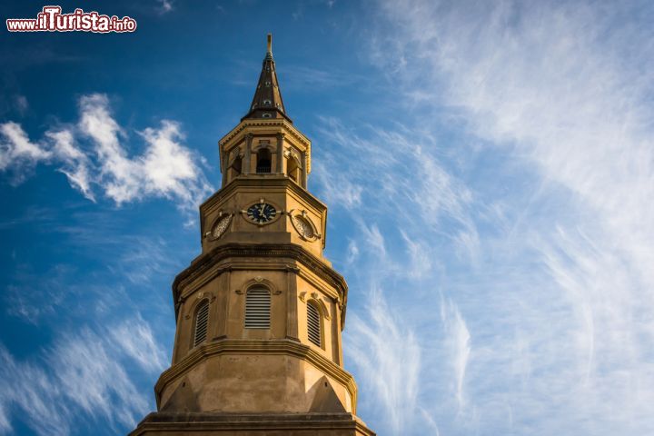 Immagine La torre della Saint Philip's Church a Charleston, South Carolina, servì per lungo tempo come faro per le navi che si avvicinavano alla città - foto © Jon Bilous / Shutterstock.com