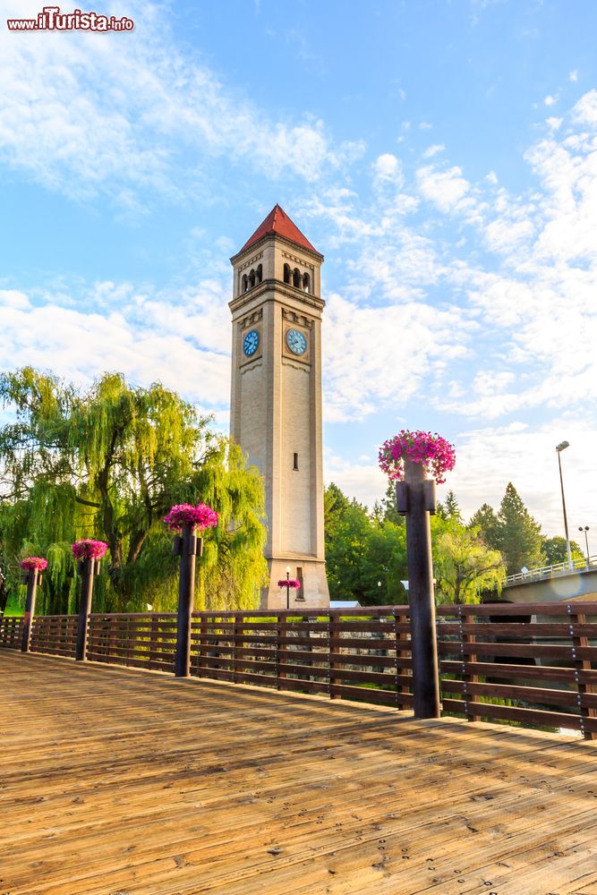 Immagine La torre dell'orologio nel Riverfront Park a Spokane, Washington, Stati Uniti d'America.